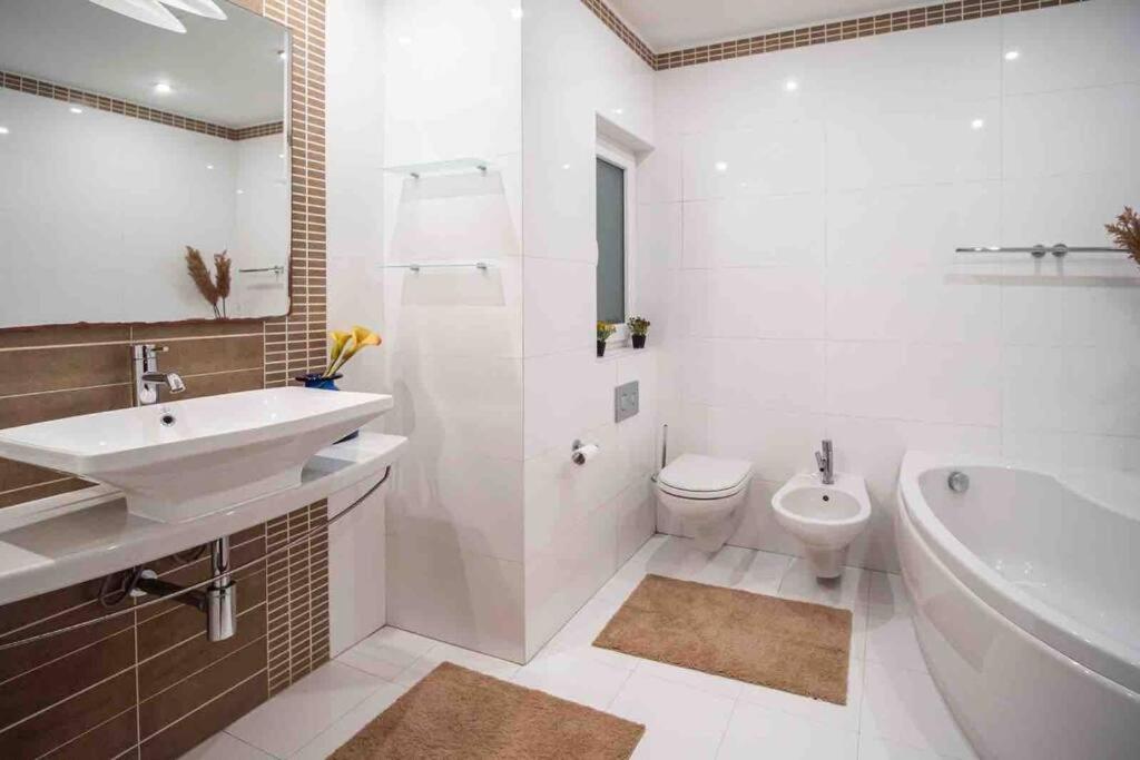 Pembroke St Julians Luxury, Comfort, Location Luaran gambar
